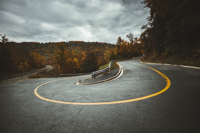 Curved road